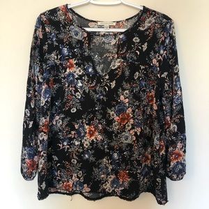 American Eagle Black Floral Keyhole Top